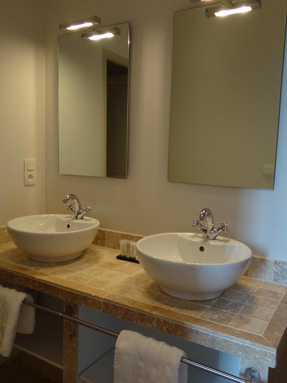 Bed&Breakfast L'Orangerie Carcassonne Ruang foto